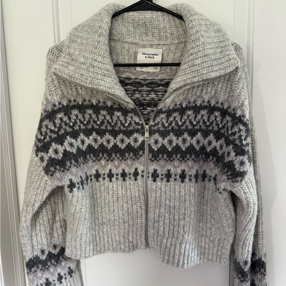 Abercrombie & Fitch Gray Patterned Zip-Up Cardigan